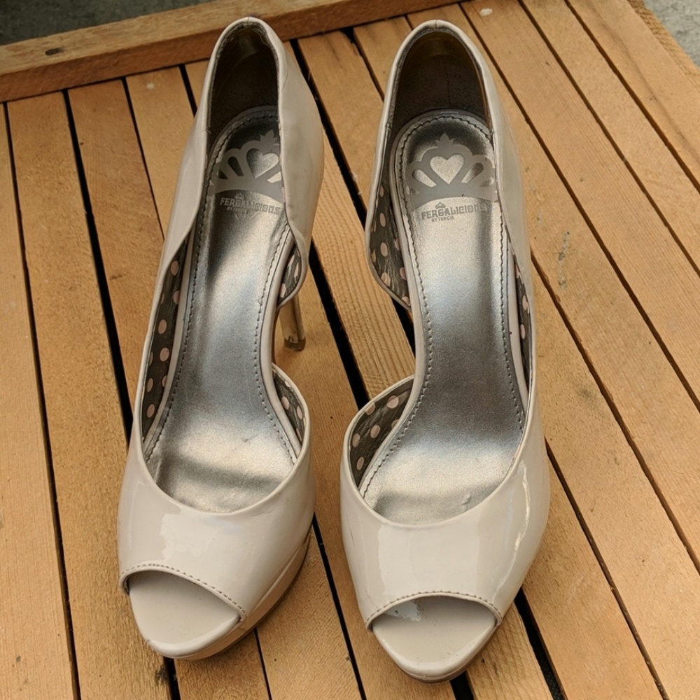 Fergalicious peep toe pump